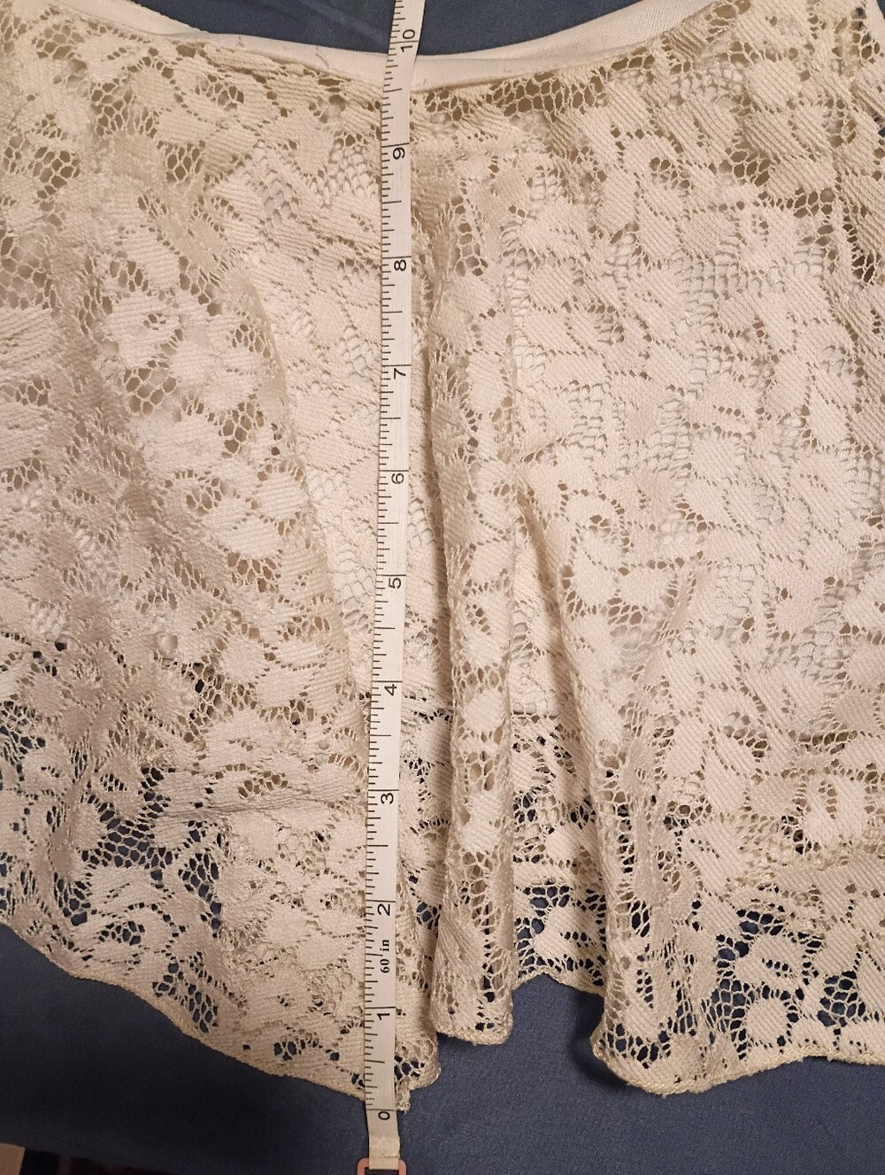 Kirra Ivory Lace Crop Top - Picture 7 of 8